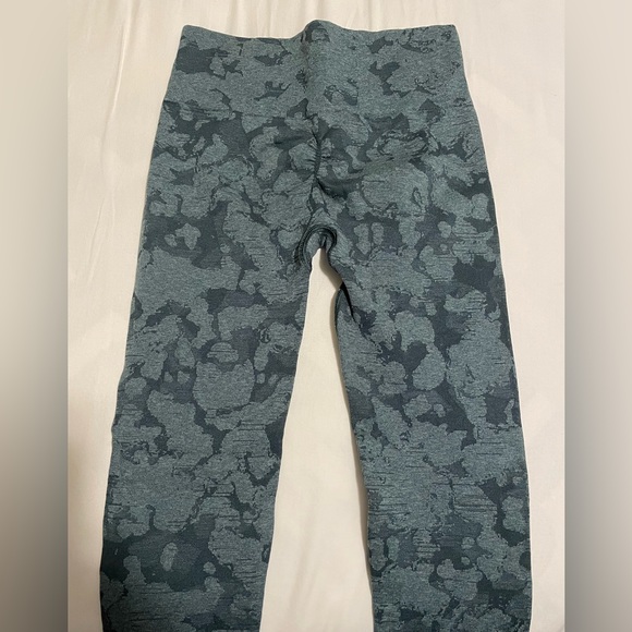 Gymshark Adapt Camo Seamless Leggings - Picture 3 of 5